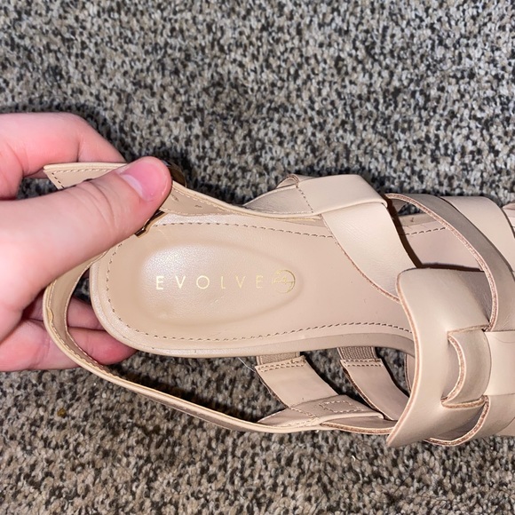 NWOT Evolve heels - Picture 6 of 6